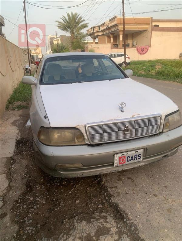 تويوتا كراون 1993 للبيع في العراق - العلم